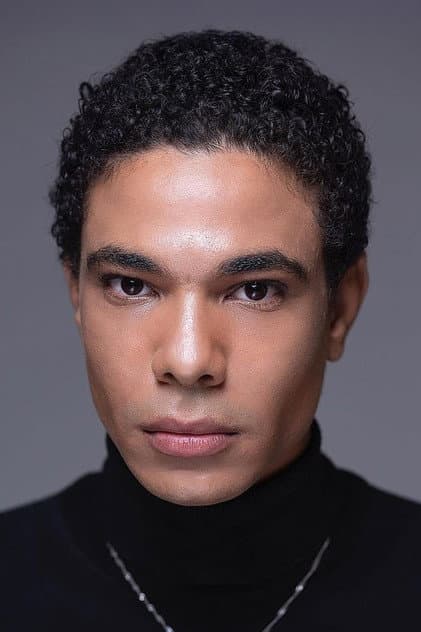 César Domínguez
