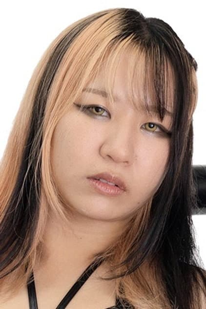 Momo Watanabe