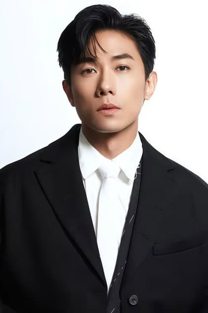 Desmond Tan