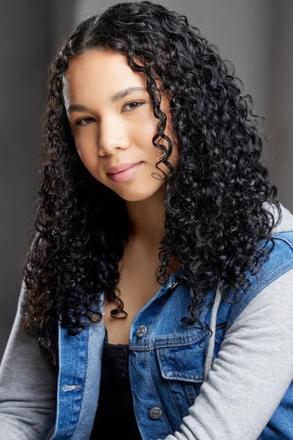 Julia Akam