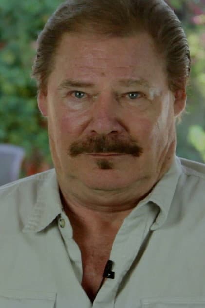 Dennis Busch