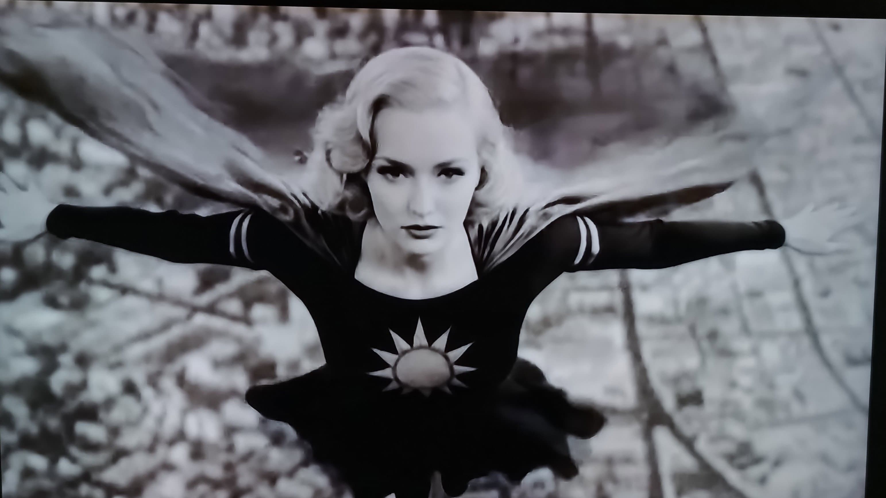 She Came from the Stars