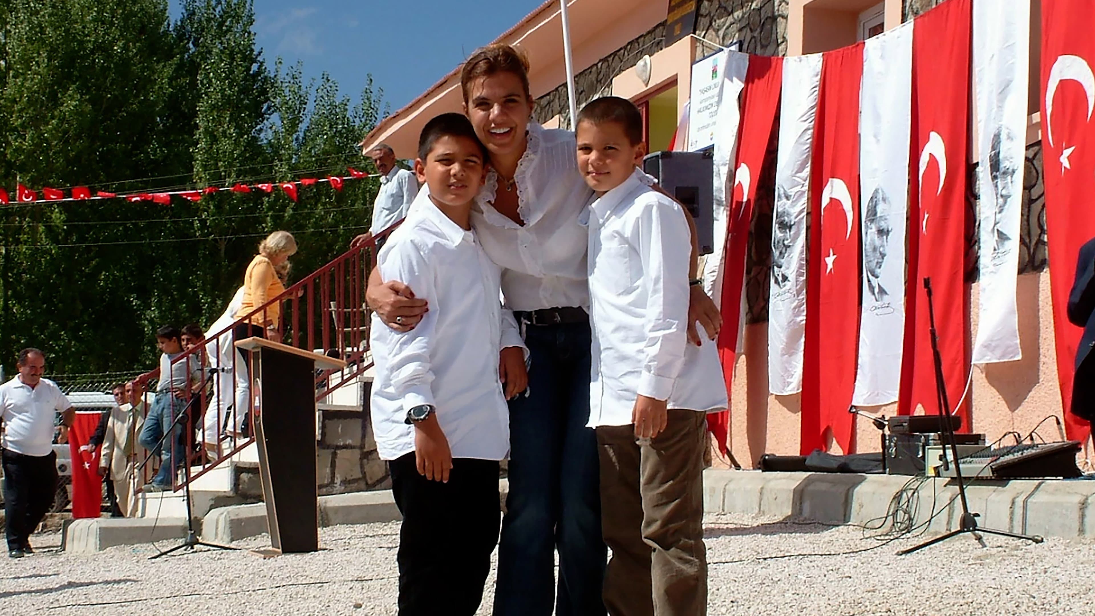 Varol Yaşaroğlu