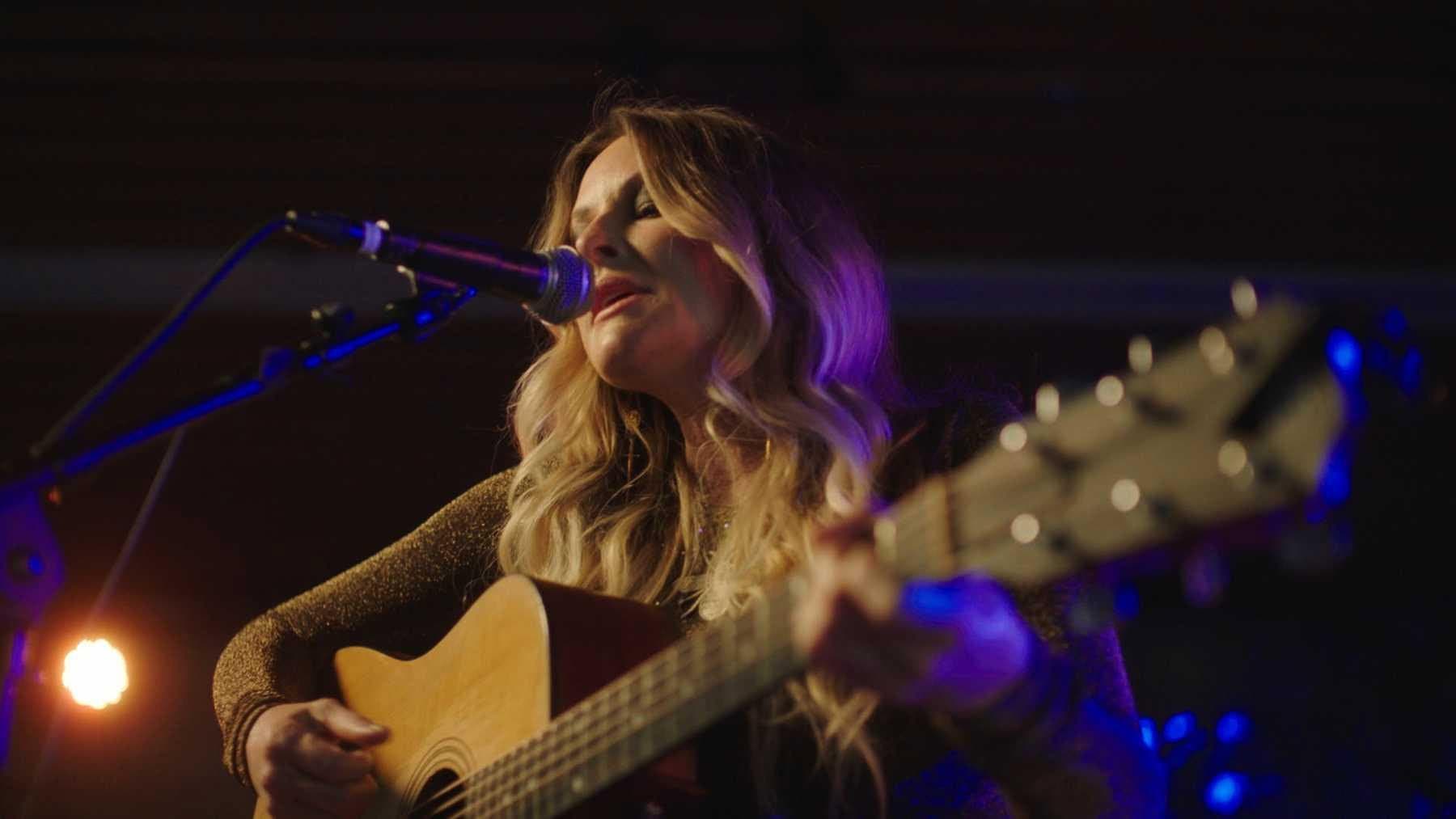 Elizabeth Cook
